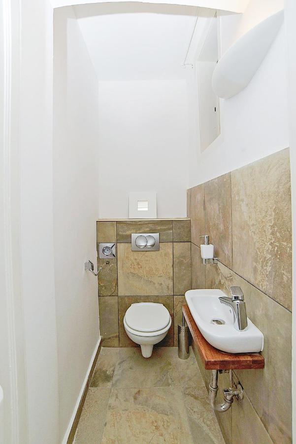 Beautiful 3 Bedroom In 7th District Lejlighed *