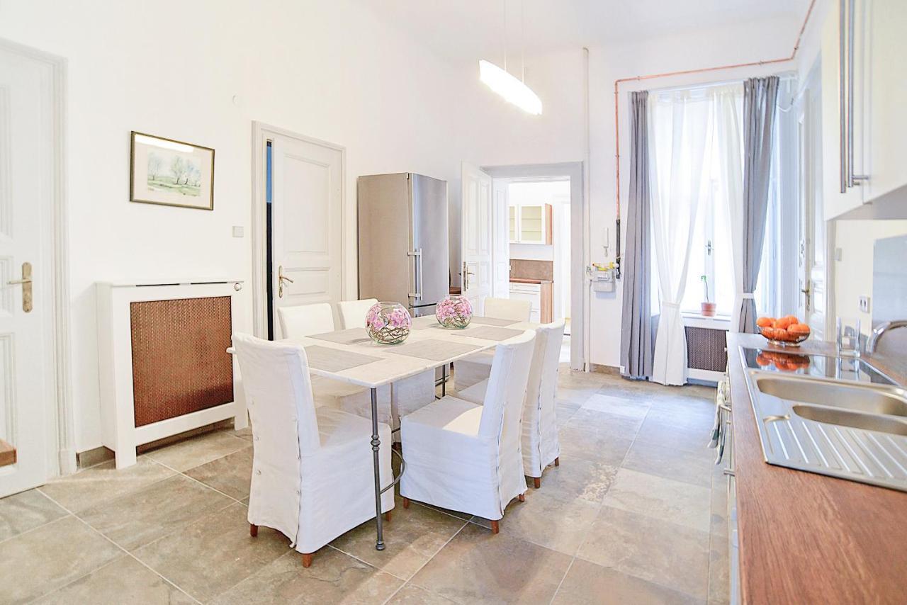 Beautiful 3 Bedroom In 7th District Budapeszt