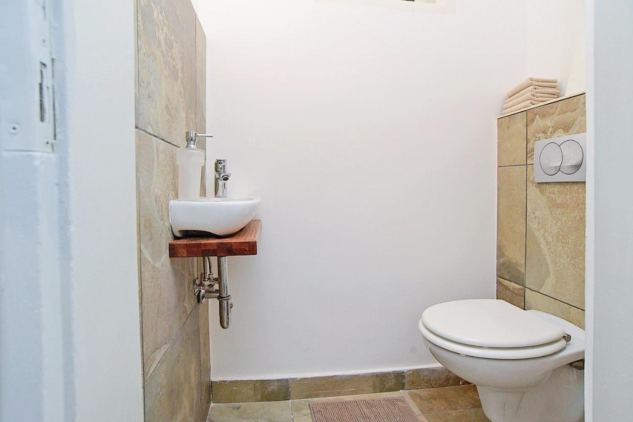 Beautiful 3 Bedroom In 7th District Apartament *